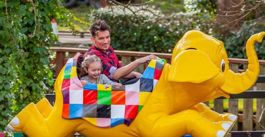 Chessington World of Adventures Resort: Entrance Ticket - Meeting lions, meerkats, and other zoo animals