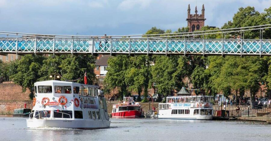 Chester: Half-Hour City Cruise - Onboard drinks and the waiting time