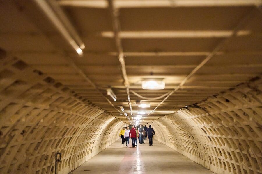 Clapham South: Subterranean Shelter Guided Tour - The descent: 30 metres and 11 stories below street level