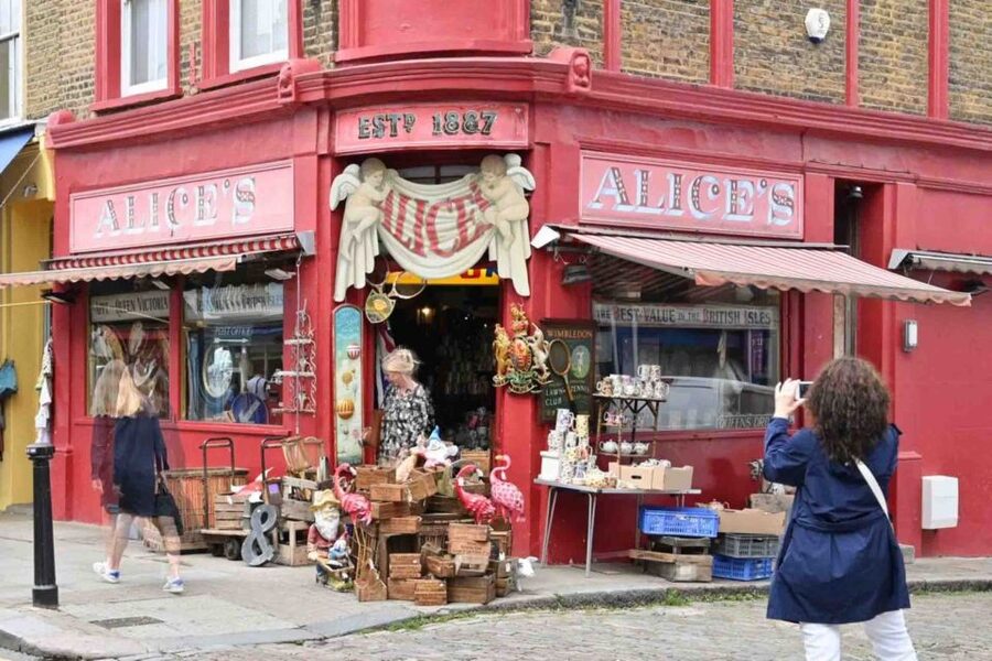 Colourful Notting Hill Photography Tour - Portobello Market adds movement and texture
