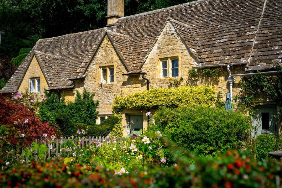 Cotswolds Village Private Car Tour and Photoshoot - Why this tour works for people who want photos and sightseeing