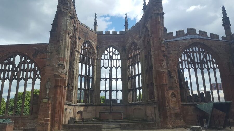 Coventry: Godiva's Cathedral Quarter Guided Walking Tour - How the 140-minute format works for you