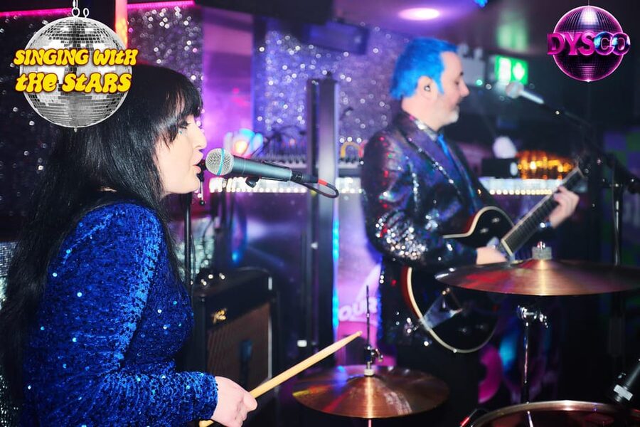 DISCO KARAOKE with Drag Queens @ Dysco, Liverpool - The first 90 minutes: drinks, popcorn, and settling in