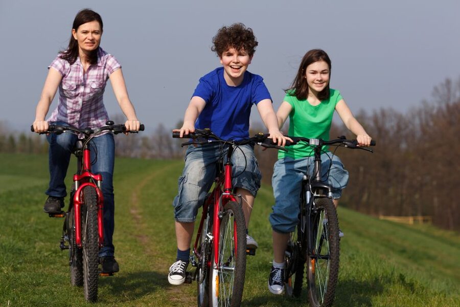 Discover Oxford: City & Countryside Cycling Tour - Pace, group style, and accessibility