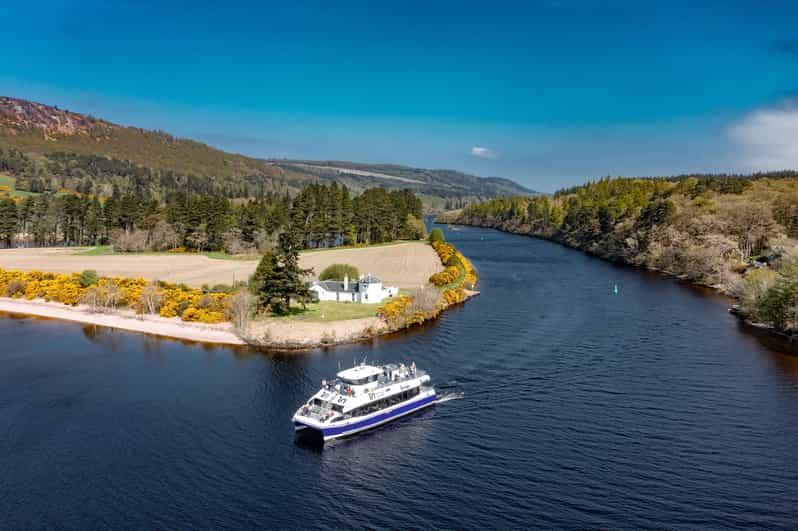 Dochgarroch: Caledonian Canal and Loch Ness 50min Cruise - Who will get the most from this cruise