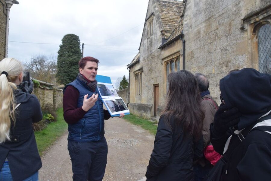 Downton Abbey and Village Small Group Tour from London - Lunch and the Egyptian exhibition