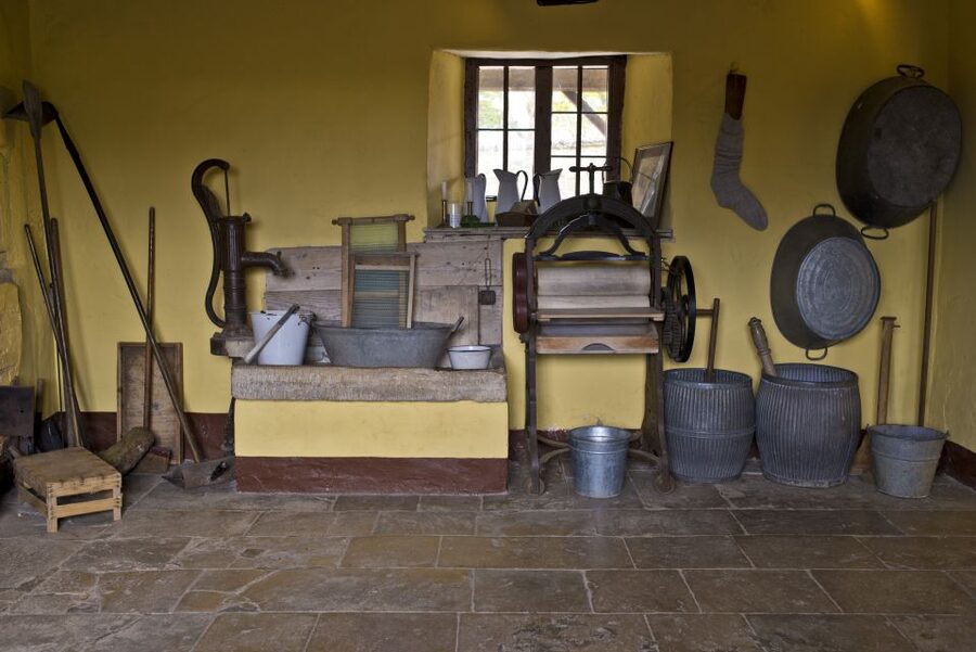 Downton Abbey Film Locations & Blenheim Palace Day Tour - Yew Tree Farm and the world behind Downton