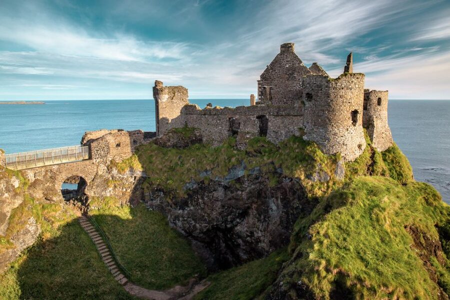 Dublin: Giants Causeway, Dark Hedges, Dunluce & Belfast Tour - Timing, meeting point, and what to bring