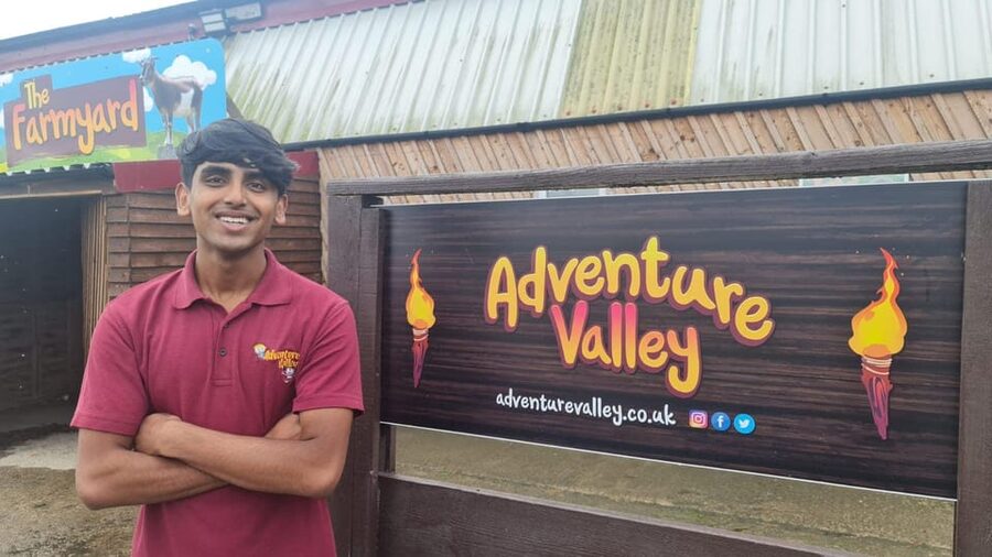 Durham: Adventure Valley Farm Park Entry Ticket - Live shows, feeding sessions, and extra entertainment
