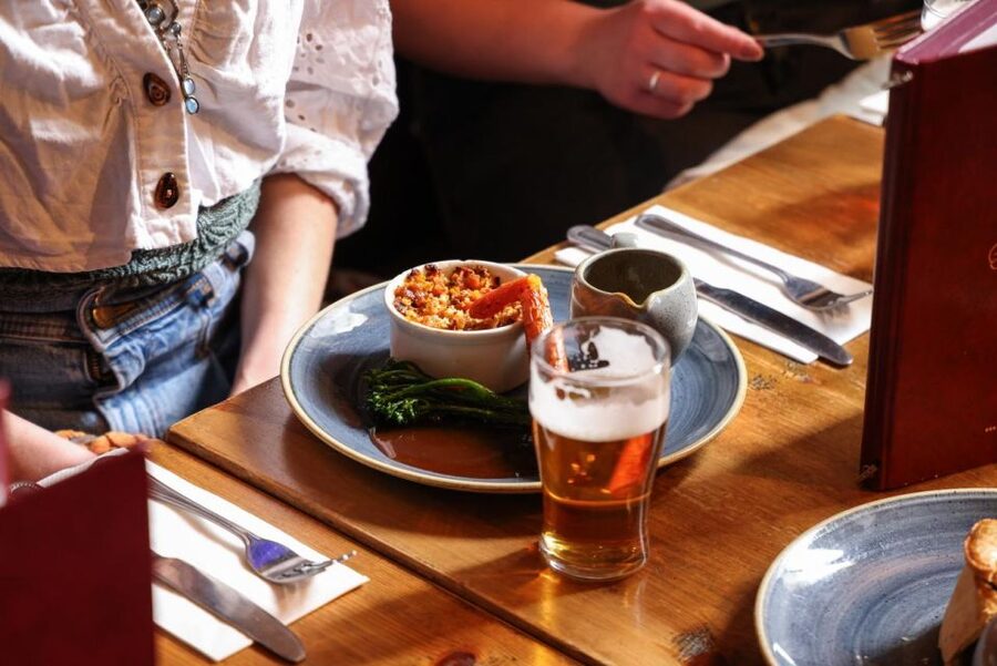Eating London: Heart Of 'The City' Food Tour - Pies, buns, and the everyday British table