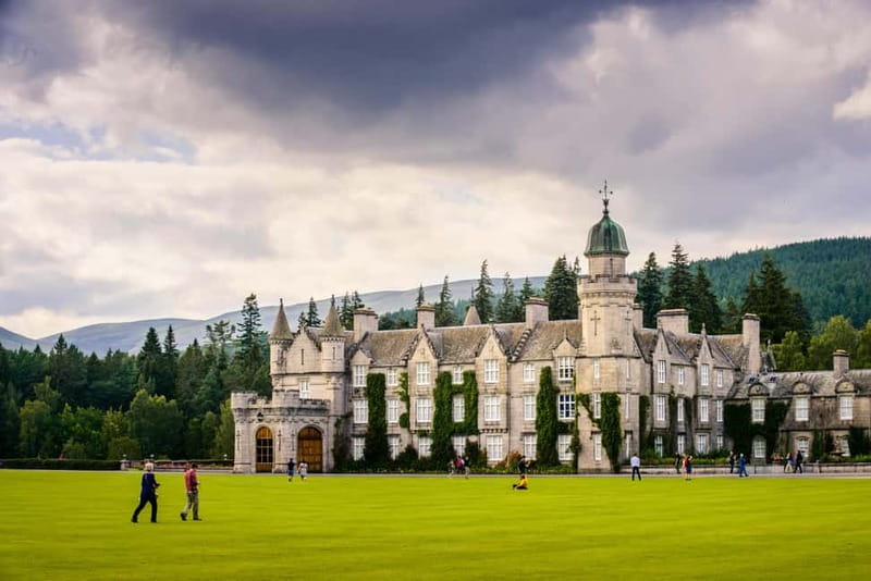 Edinburgh: Balmoral Castle and Scone Palace Royal Tour - Crossing the Forth and passing Loch Leven