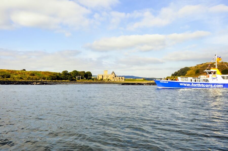 Edinburgh: 'Firth of Forth' Three Bridges Sightseeing Cruise - Inchcolm Island and its medieval abbey