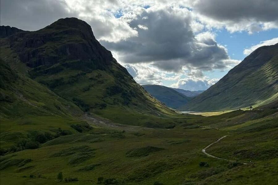 Edinburgh: Harry Potter, Glenfinnan Viaduct & Highland Tour - Glencoe’s waterfalls and Three Sisters