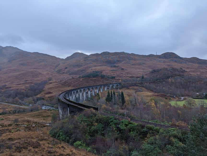 Edinburgh: Harry Potter, Glenfinnan Viaduct & Highland Tour - The main event at Glenfinnan Viaduct