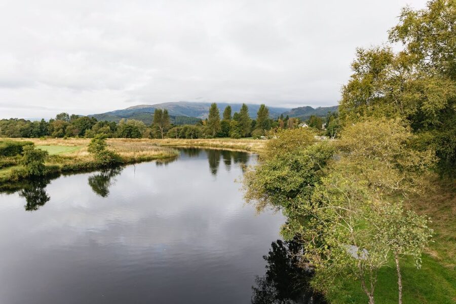 Edinburgh: Loch Ness, Glencoe, Coos & the Highlands Day Tour - What the guide adds to the experience