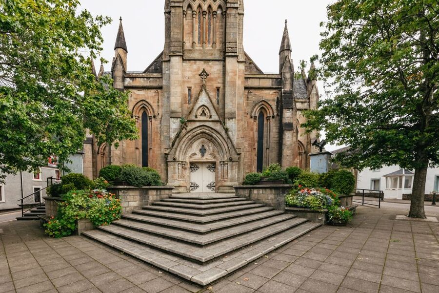 Edinburgh: Loch Ness, Glencoe, Coos & the Highlands Day Tour - Commando Memorial and Spean Bridge