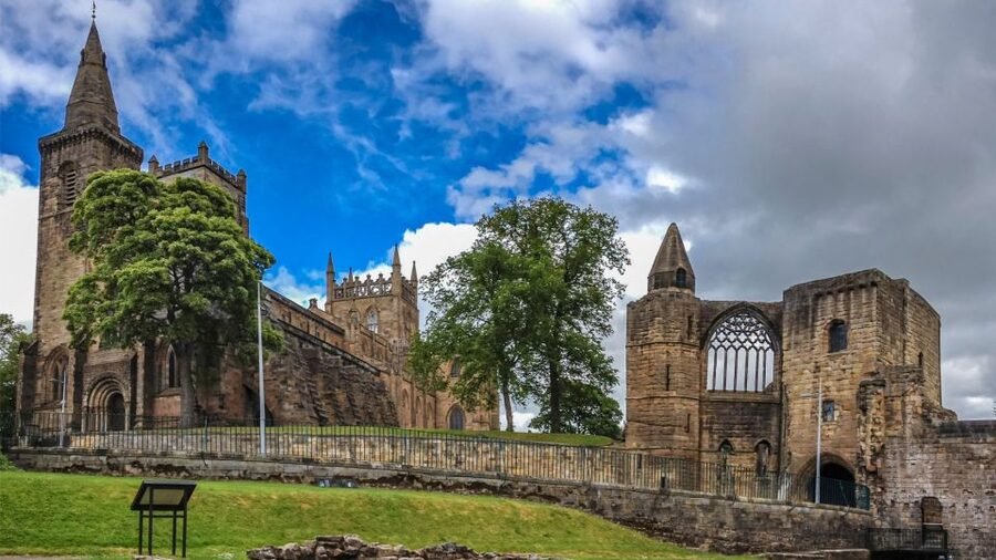 Edinburgh: St Andrews, Dunfermline Abbey and Fife Coast Tour - Key points to know before booking