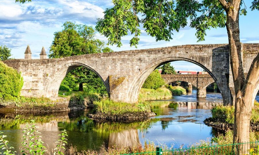 Edinburgh: Stirling, Whisky and St Andrews Tour in Spanish - Two hours in medieval St Andrews