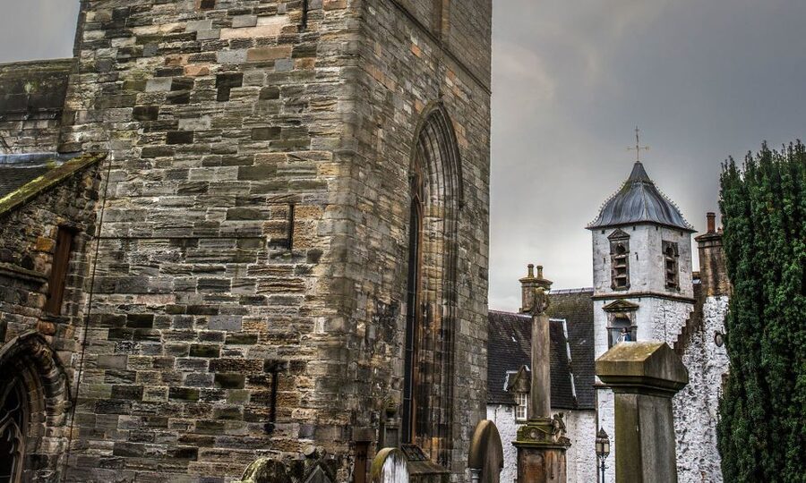 Edinburgh: Stirling, Whisky and St Andrews Tour in Spanish - Meeting on Edinburgh’s Royal Mile