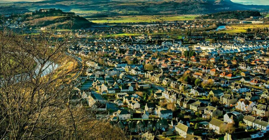 Edinburgh: Stirling, Whisky & St Andrews Tour in Italian - Who should take this Italian-language day trip?