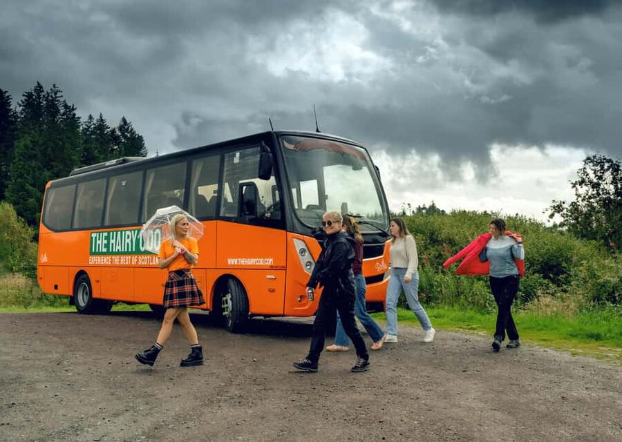 Edinburgh to Scottish Highlands: Whisky, Views & Hairy Coos - Meeting the coach at the Burns Monument