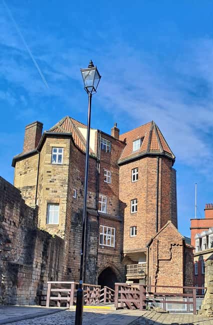 Explore Newcastle: 2 hour City Tours in Italian or English - Starting at Haymarket Metro Station
