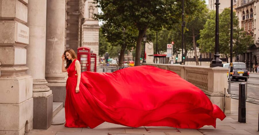 Flying dress professional photoshoot with pro photographer - Making the red gown work in the wind