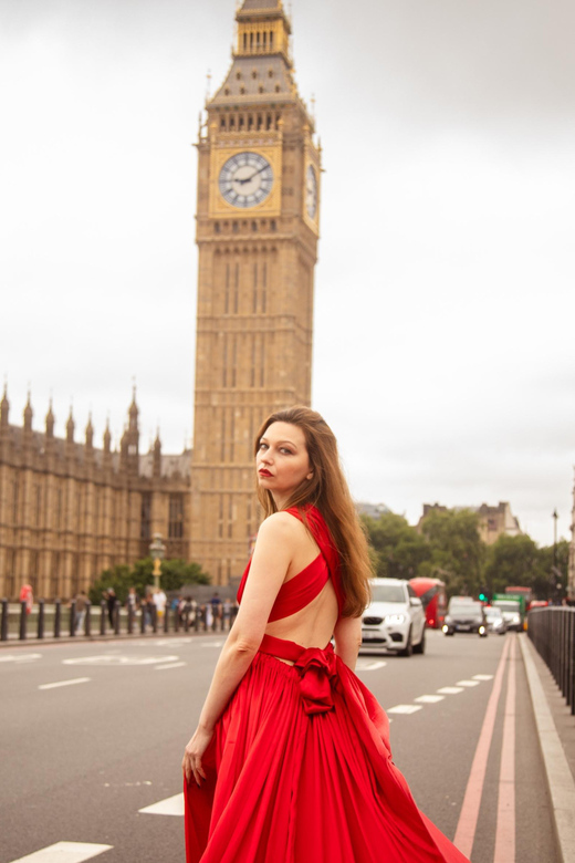 Flying dress professional photoshoot with pro photographer - Posing help for people who dislike cameras