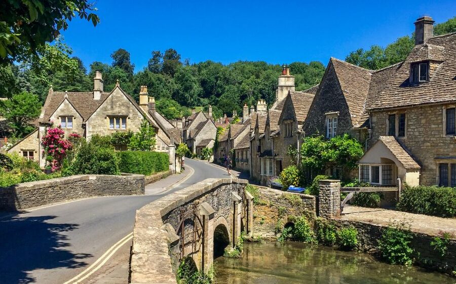 From Bath: Private Tour to Serene Cotswolds with Pickup - Corsham, peacocks, and a traditional pub lunch
