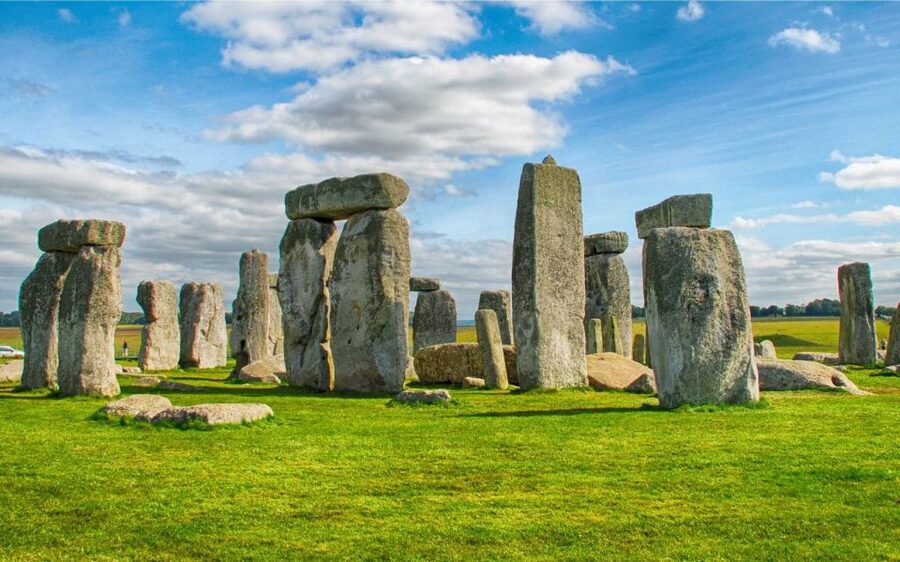 From Birmingham: Stonehenge & Bath Day Tour - Bath begins at Pulteney Bridge and the River Avon