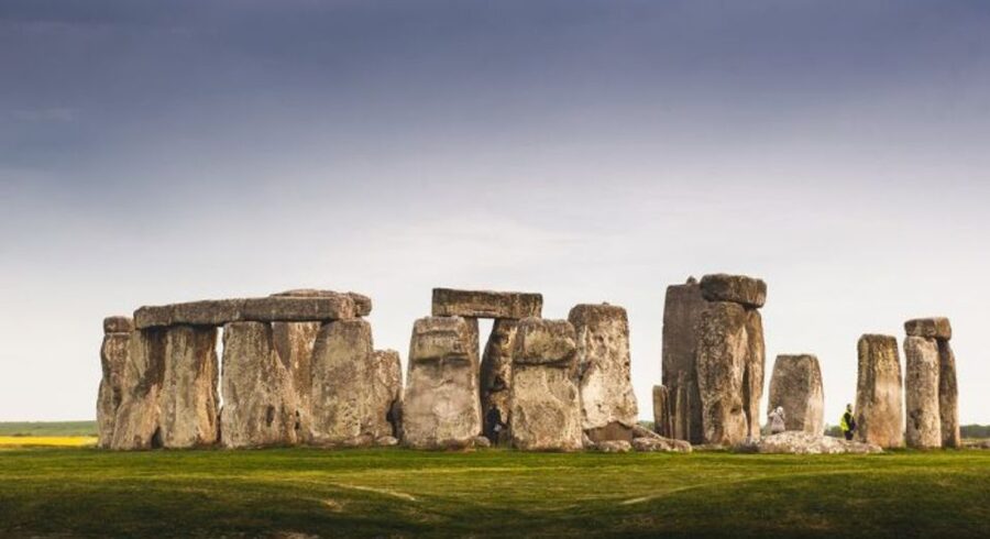 From Bristol: Stonehenge and Cotswold Villages Day Tour - Key points at a glance