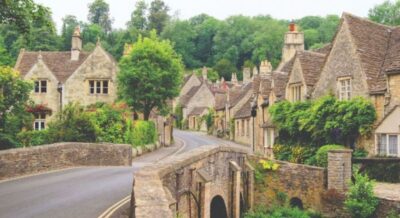 Stonehenge and Cotswold Villages Day Tour