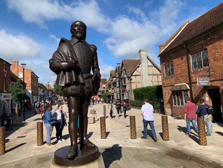 From Cambridge: Guided day trip to Stratford & The Cotswolds - Ninety minutes to choose your own Stratford