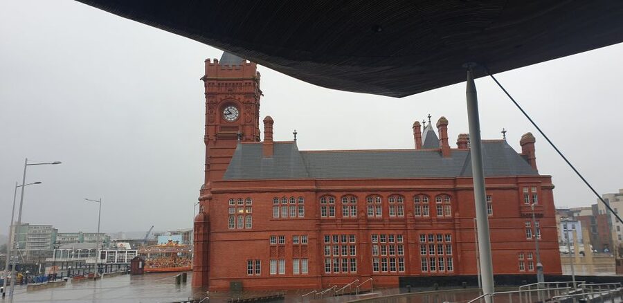 From Cardiff: Tour of Cardiff Bay and Vale of Glamorgan - Timing, meeting point, and what to bring