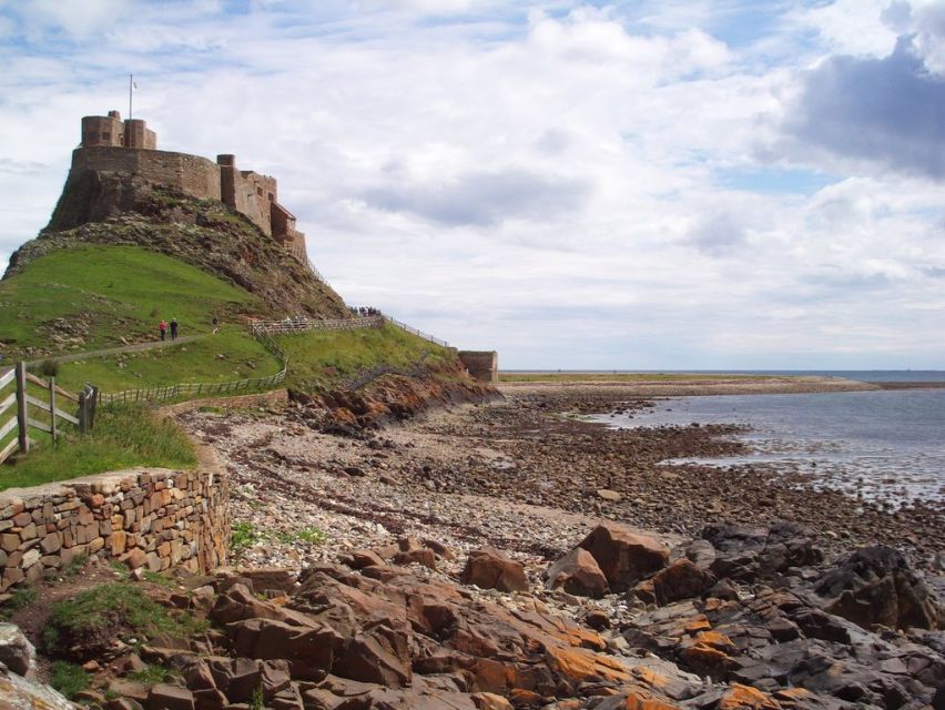 From Edinburg: Viking Coast & Alnwick Castle Day Tour - The ride back through the Borders