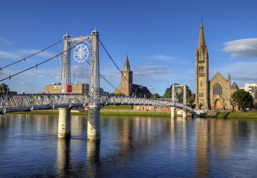 From Edinburgh: 2-Day Loch Ness, Inverness & Highlands Tour - Fort William, Ben Nevis, and the Commando Memorial