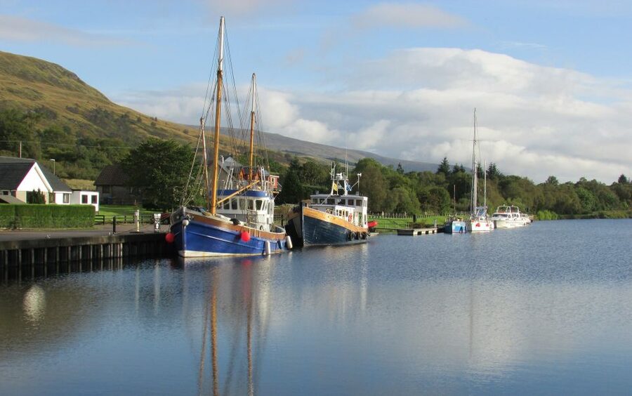 From Edinburgh: 2-Day Loch Ness, Inverness & Highlands Tour - Rannoch Moor and the haunting road through Glencoe