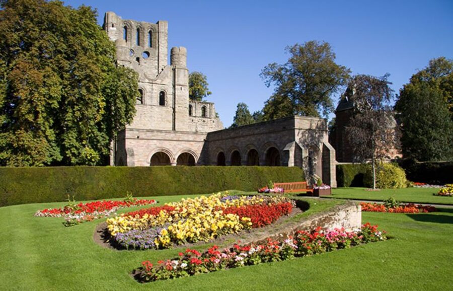 From Edinburgh: Alnwick Castle and Scottish Borders Tour - Why this Edinburgh day trip works