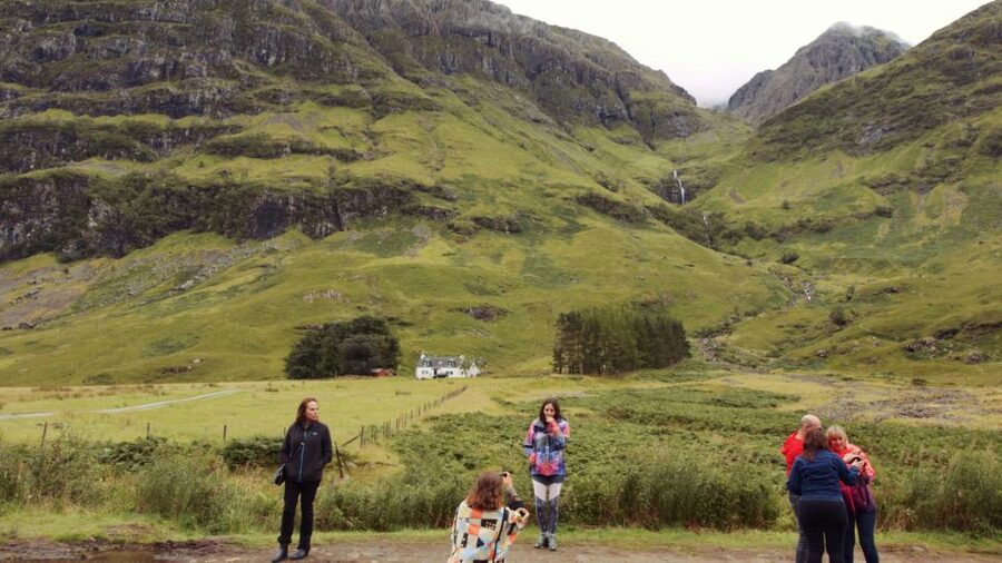From Edinburgh: Loch Ness and Highlands Tour in Spanish - Glen Coe in just 15 minutes