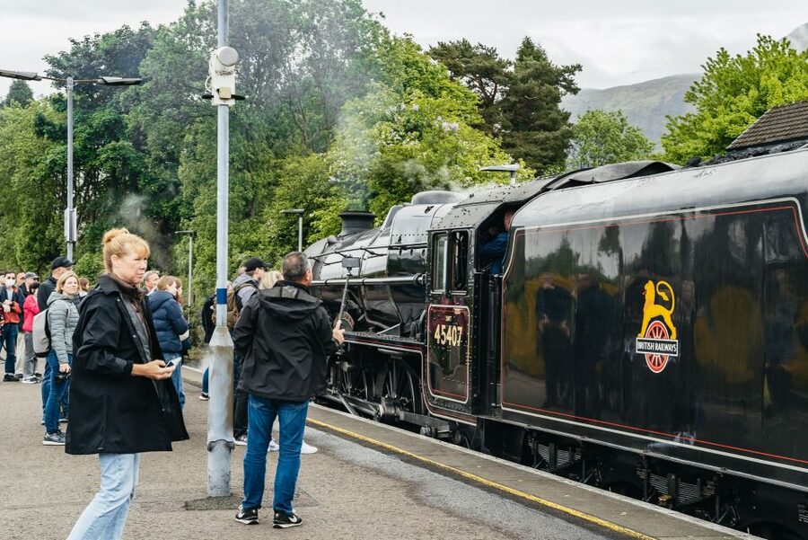 From Edinburgh: Magical Highlands Tour with Jacobite Train - Mallaig, lunch, and a short break by the water
