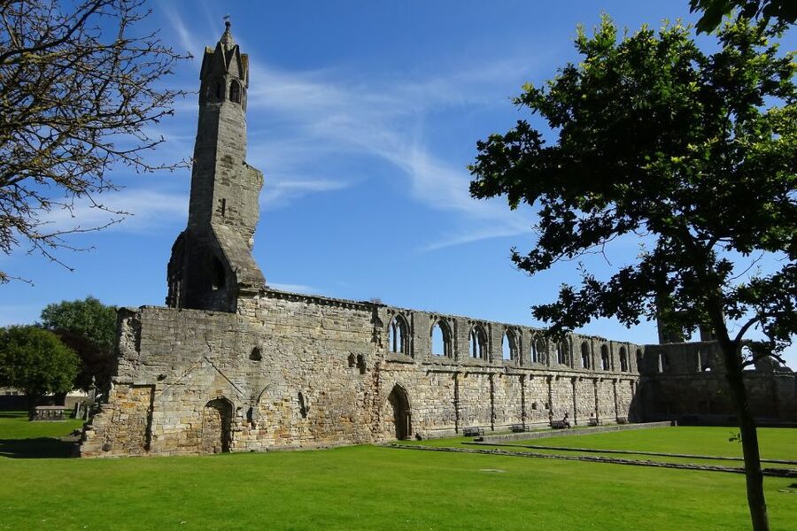 From Edinburgh: St Andrews and Fishing Villages of Fife Tour - Falkland, royal connections, and Outlander scenery