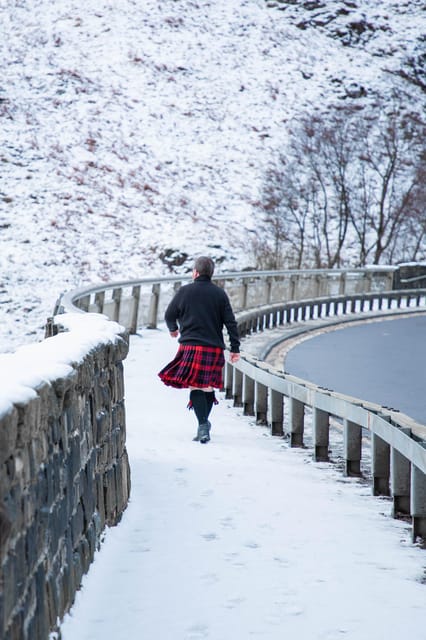 From Glasgow: Glenfinnan, Fort William, and Glencoe Day Trip - Fort William at the foot of Ben Nevis