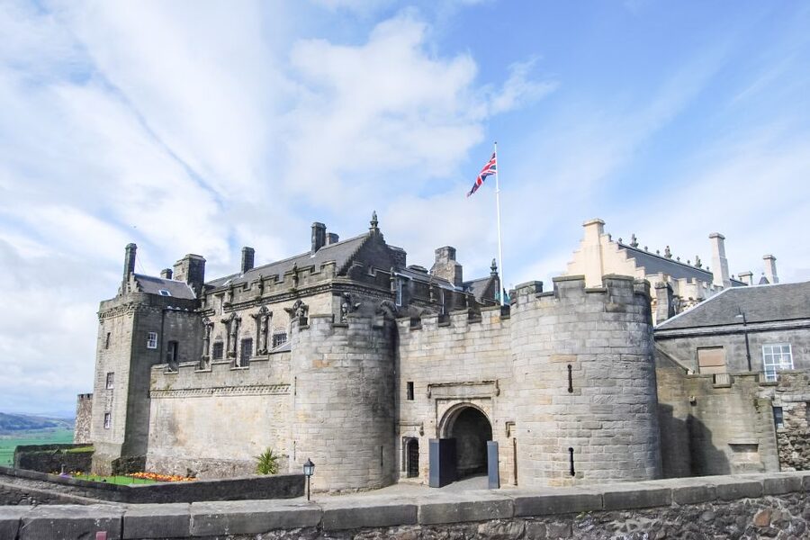 From Glasgow: Loch Lomond, Trossachs & Stirling Castle Tour - Transport, pace, and comfort