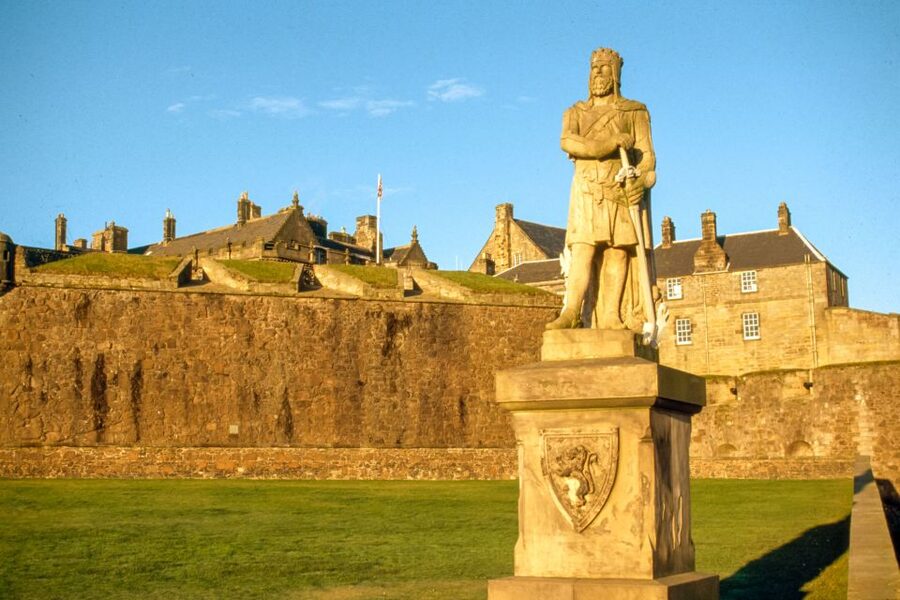 From Glasgow: Loch Lomond, Trossachs & Stirling Castle Tour - Choosing the cruise or Luss