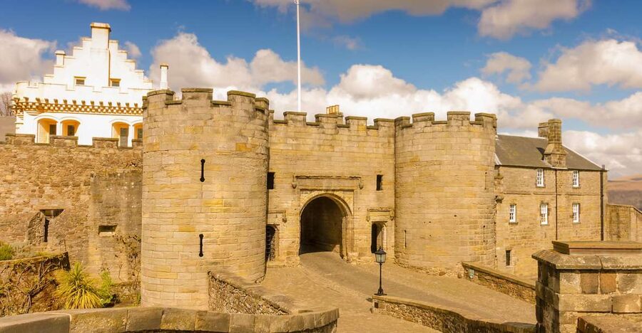From Glasgow: Loch Lomond, Trossachs & Stirling Castle Tour - The guide makes the long drives useful