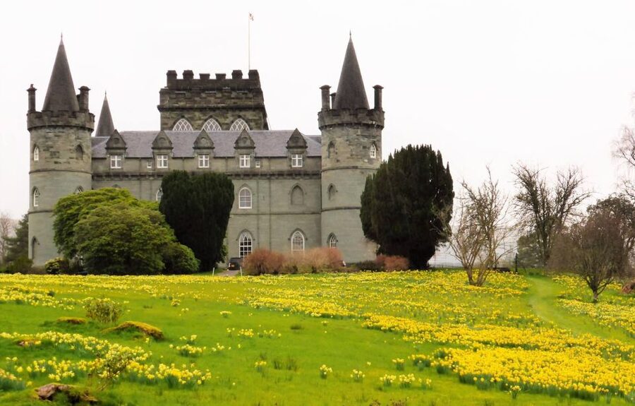 From Glasgow: Oban, Lochs & Inveraray Day Tour - What the guide adds to the long coach hours