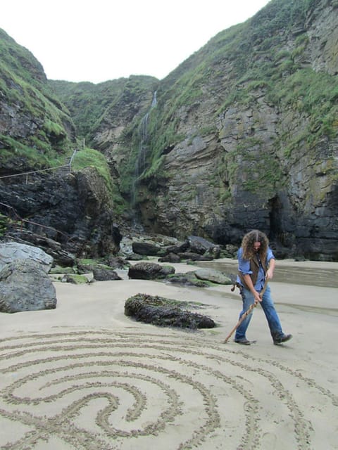 From Glastonbury: 2-Day Tintagel, Boscastle & Dartmoor Tour - Lunch at a Dartmoor hunting lodge