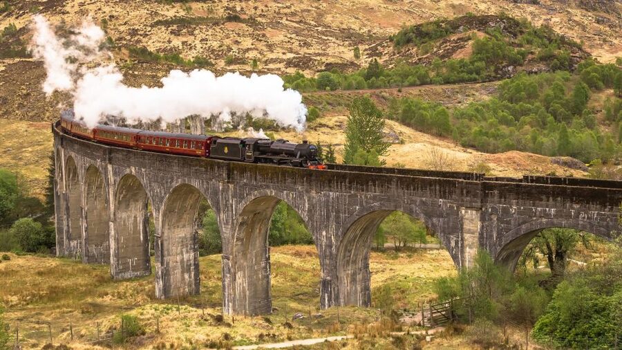 From Inverness: Jacobite Steam Train and Highlands Tour - Two hours in Mallaig for seafood and sea air