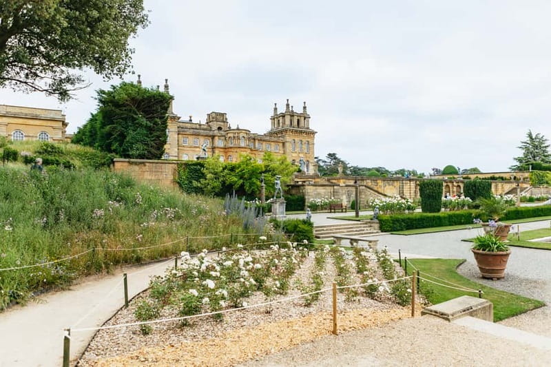From London: Cotswolds, Blenheim Palace & Downtown Abbey - Lunch and bridges in Bourton-on-the-Water