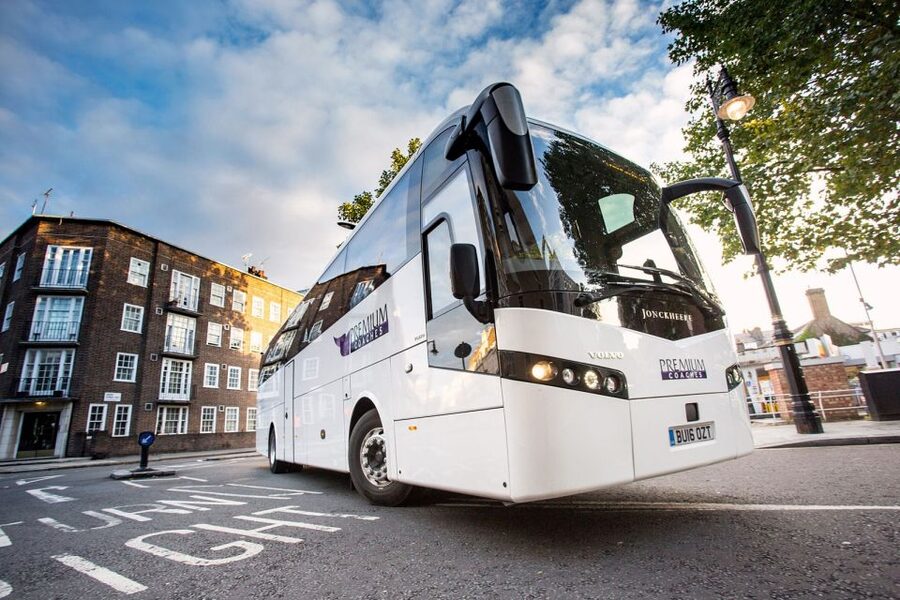 From London: Day Trip to Downton Abbey, Oxford and Bampton - The coach makes a long day easier